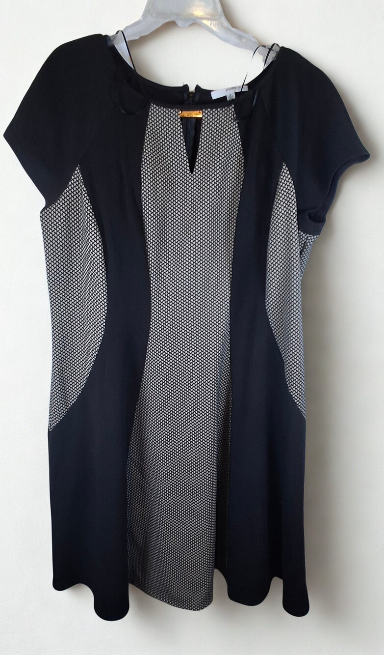Studio One dress size 18 black with houndstooth side panels